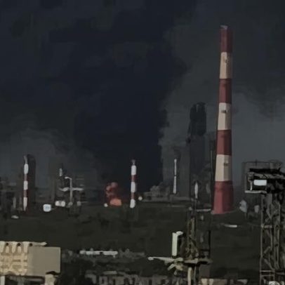 Ataques a usina de petróleo na Ucrânia seguem conforme plano, diz Zelenskyy