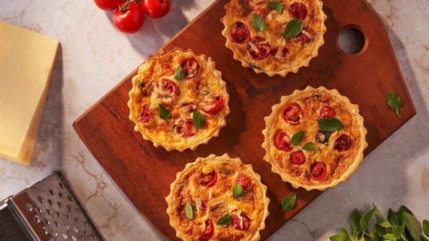 Mini quiche caprese