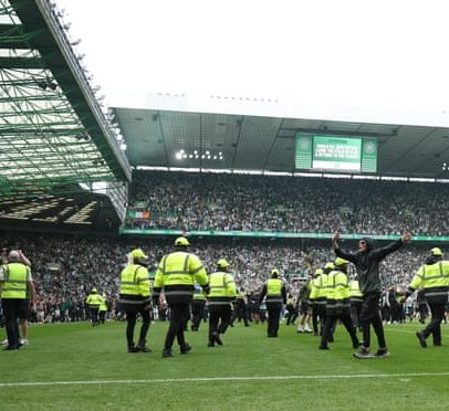 Hearts contata a polícia e condena abuso a jogadores após derrota para Celtic