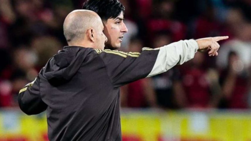 Jardim celebra vitória e usa jogo para dar minutos aos reservas