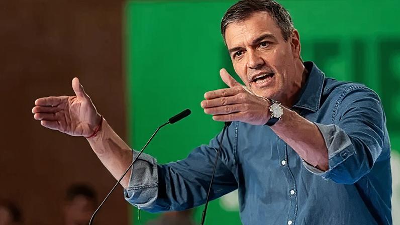 Sánchez fica no cargo após oito anos como PM, sob pressão por escândalos