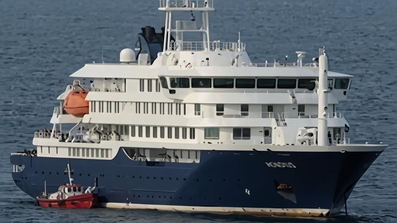 Guy Hedgecoe on the left and MV Hondius on the right