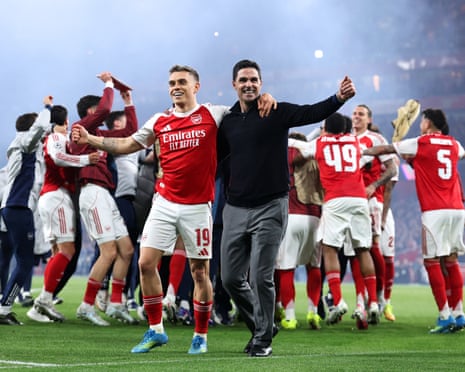 Arteta faz apelo ao Arsenal para canalizar energia rumo ao título