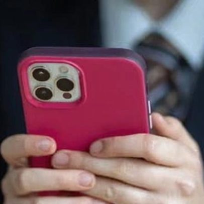 Estudo nos EUA aponta impacto quase zero da proibição de celulares em escolas