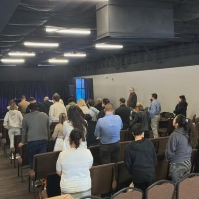 Igreja relata curas após corrente de oração nos EUA