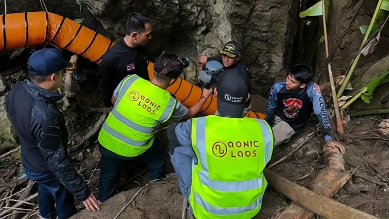Resgatistas tentam libertar sete pessoas presas em caverna inundada no Laos