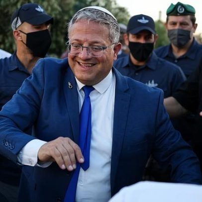 Ministro da Segurança de Israel provoca indignação com vídeo de abuso a ativista
