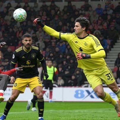 Lammens segura Sunderland enquanto MU sofre sem Sesko