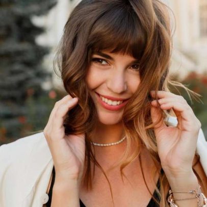Tendências de cabelo para o inverno: morena iluminada e blunt cut