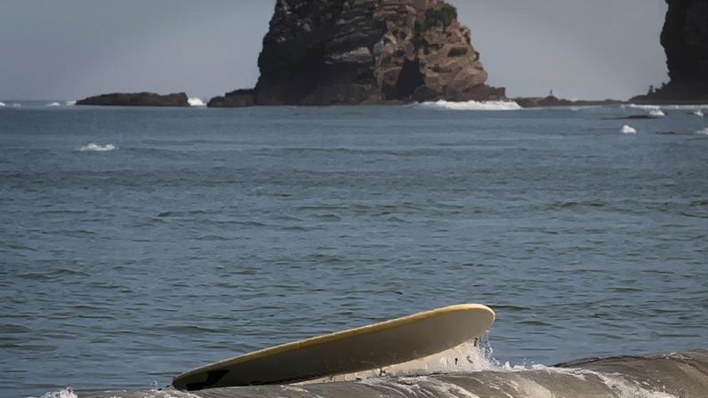 Brasileiro tem coração perfurado por peixe-agulha durante surf na Costa Rica