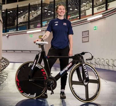 Campeã olímpica e mundial Katie Archibald se aposenta para virar enfermeira