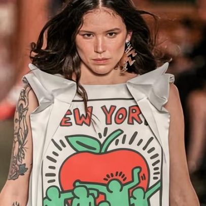 Louis Vuitton relança colaboração com Keith Haring em desfile de Nova York