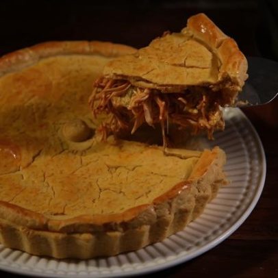 Torta de frango cremosa aumenta buscas online e ensina receita
