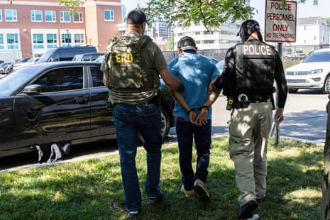 Mais americanos dizem que EUA não são mais receptivos a imigrantes, pesquisa