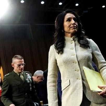 Os 15 meses turbulentos do improvável diretor de inteligência dos EUA de Trump