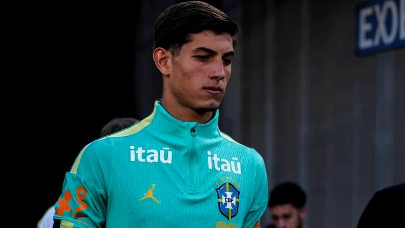 Léo Nannetti tem contrato válido com o Flamengo até o fim de 2029