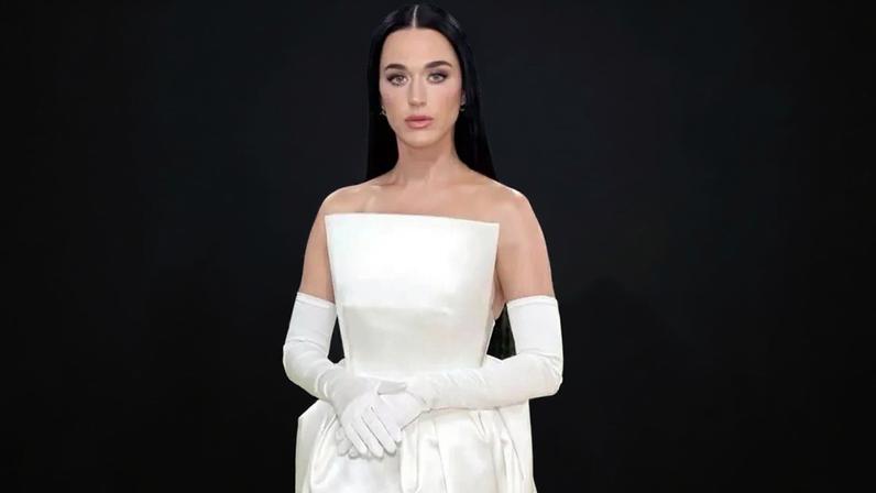 Katy Perry com look do Met Gala que serve de inspiração para vestido de noiva