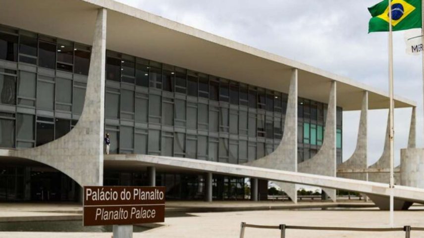 Ministros se reuniram e deram tom da nota do Palácio do Planalto sobre decisão de Trump