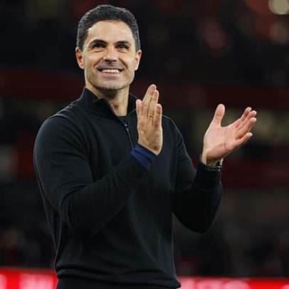 Arsenal recompensará Arteta com grande aumento salarial e mira Kroupi no mercado