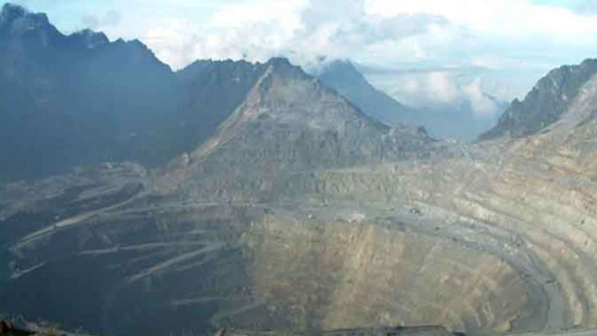 Minas de ouro gigantes impressionam pela escala da exploração mineral