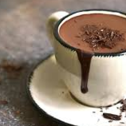 Chocolate quente cremoso igual ao da cafeteria: aprenda a fazer