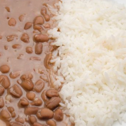 Arroz com feijão é eleito um dos pratos mais saudáveis do mundo por esse motivo