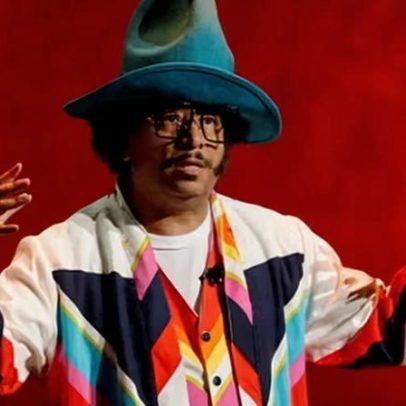 Boots Riley diz que o roubo faz parte do capitalismo