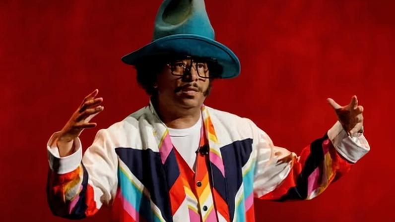 Boots Riley diz que o roubo faz parte do capitalismo