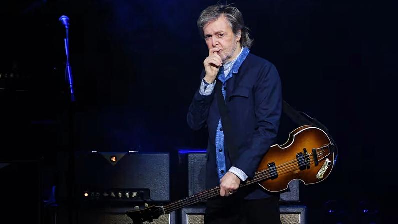 Paul McCartney compara fama de Taylor Swift à Beatlemania e se diz avô