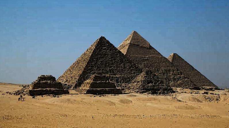 Grande Pirâmide de Gizé é uma das Sete Maravilhas do Mundo Antigo