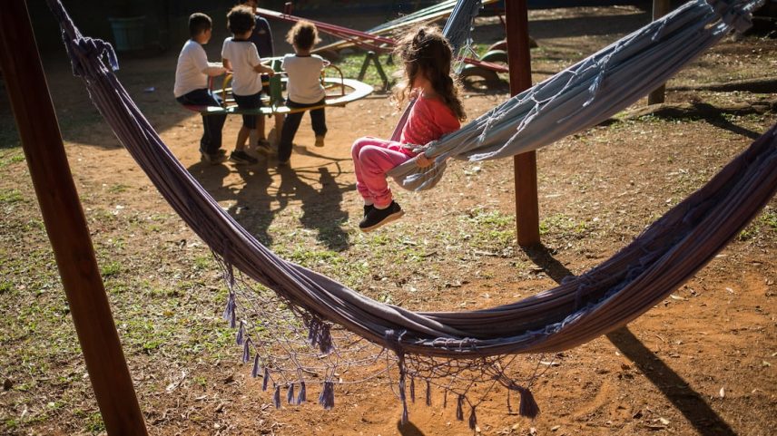 Crianças brincam em escola de educação infantil em São Paulo. Foto: Tiago Queiroz/Estadão