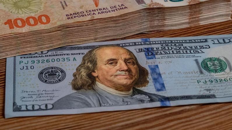 Compras mensais de moeda estrangeira giram em torno de US$ 2 bilhões e podem superar US$ 6 bilhões em períodos de tensão política (Foto: Bloomberg)