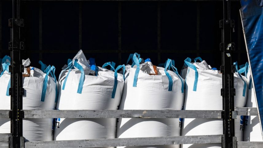 Crise no Oriente Médio afeta oferta global de fertilizantes e pressiona colheitas em países africanos mais vulneráveis.