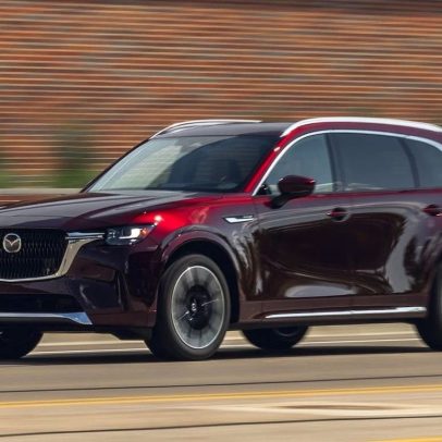 Mazda adia carro elétrico para 2029 e aposta em híbridos