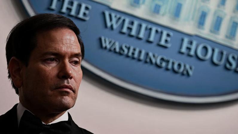 Secretário de Estado dos EUA, Marco Rubio, em foto tirada após ataque ao jantar dos correspondentes da Casa Branca.