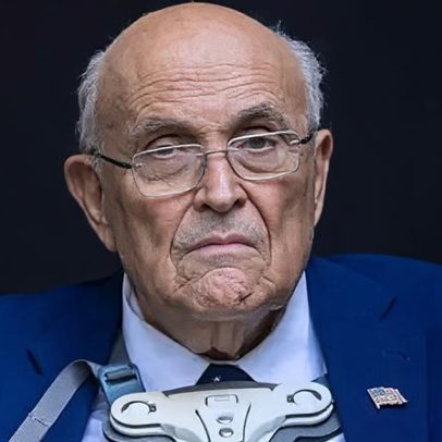 Giuliani se recupera de pneumonia e respira por conta própria