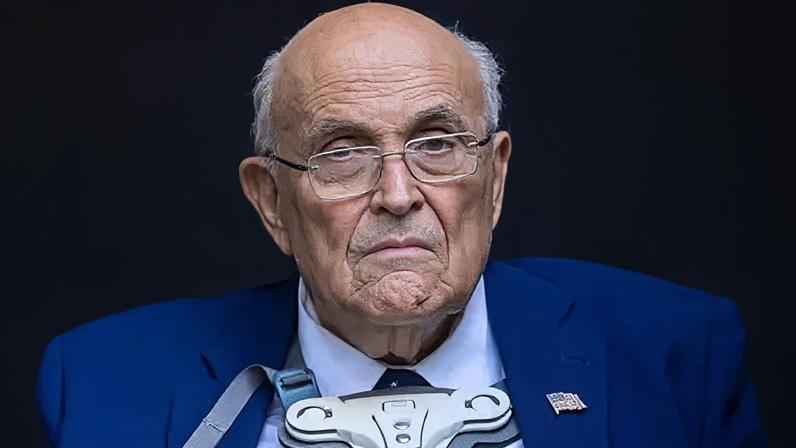 Giuliani se recupera de pneumonia e respira por conta própria