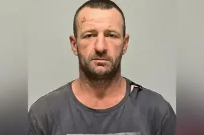 Polícia encontra corpo provável do fugitivo atirador australiano