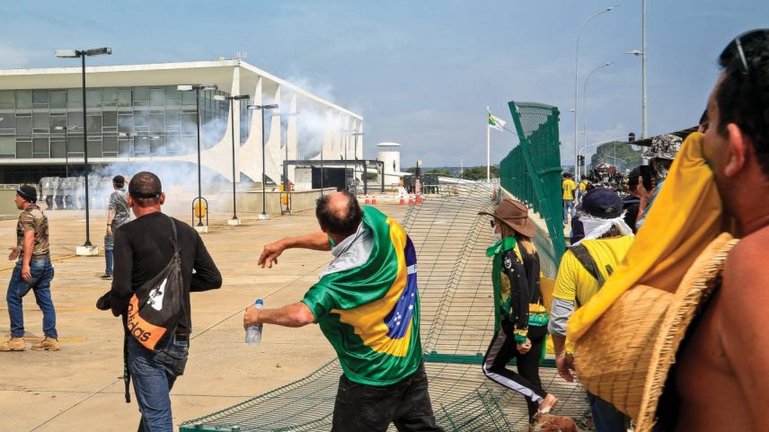 8 de Janeiro: militantes bolsonaristas na linha de frente da depredação (Sergio Lima/AFP)
