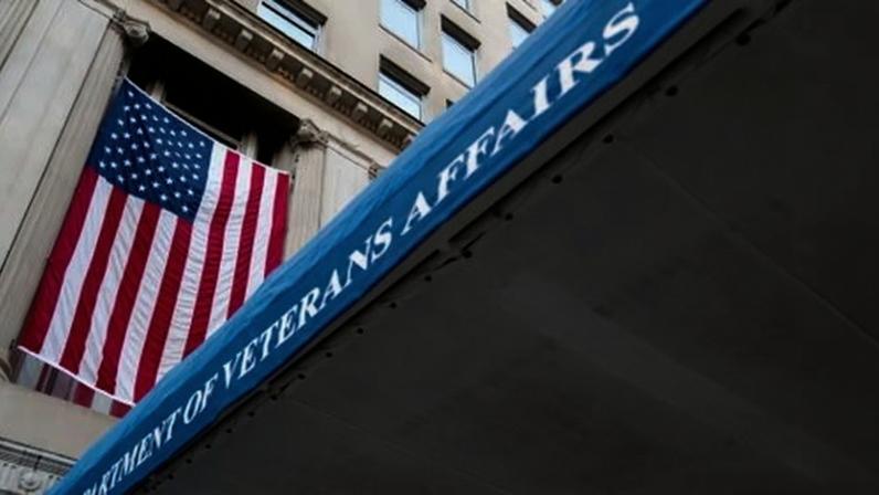 Grupo de veteranos processa a Administração Trump por banimento do aborto