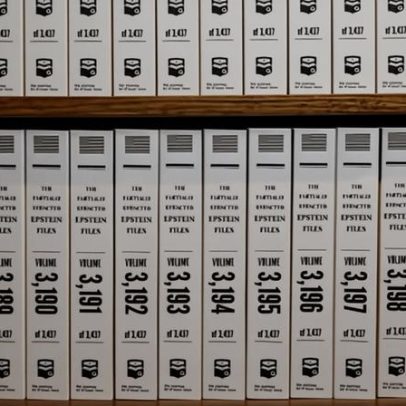 Sala de leitura de Epstein mostra 3,5 milhões de arquivos impressos