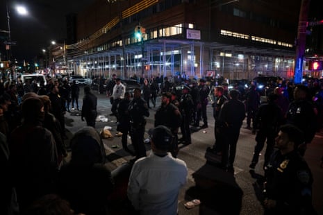 Zohran Mamdani condena ICE após confronto polícia e manifestantes em Brooklyn