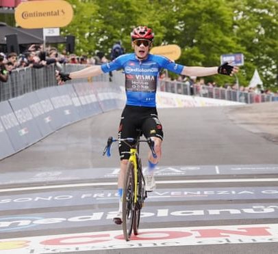 Vingegaard vence etapa 9 do Giro enquanto Eulálio segue na maglia rosa