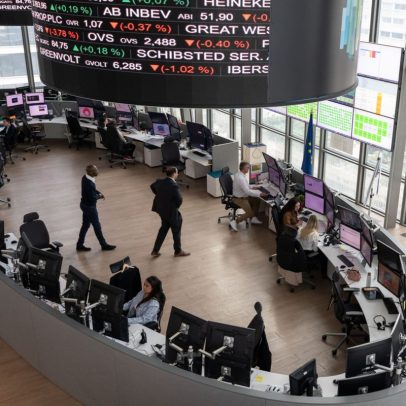 Bolsas sobem na Europa com balanços e recuo no petróleo; Londres é exceção