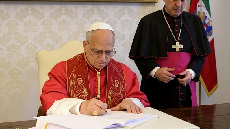 Papa e Claude - encíclica de Leo XIV sobre IA prioriza a humanidade