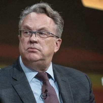 Williams do Fed de NY vê política monetária posicionada, inflação acima da meta