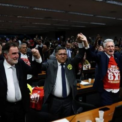 Deputados aprovam PEC da escala 6x1 em comissão; 4 contrários