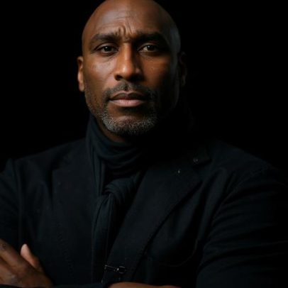 Sol Campbell diz que o PSG é favorito, mas que às vezes é preciso sorte