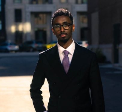 Filho de imigrantes somalis agita primárias democratas em Utah