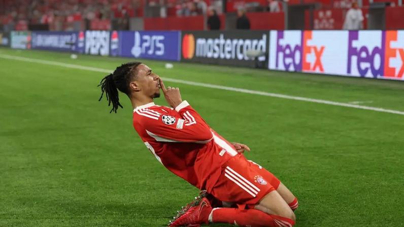 Michael Olise comemora gol marcado contra o Real Madrid, na volta das quartas de final da Champions